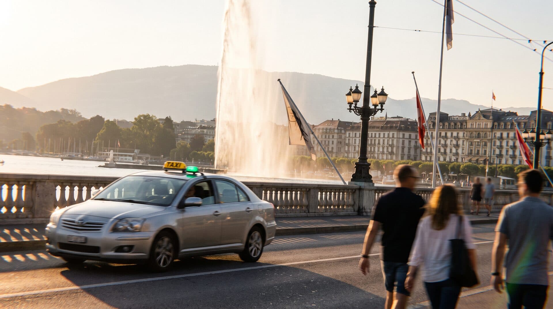 Un taxi traverse le pont du Mont-Blanc à Genève au coucher du soleil, jet d'eau en arrière-plan